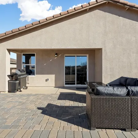 Hilltop Haven 3BD/2BTH in Beautiful Benson, AZ Pets OK