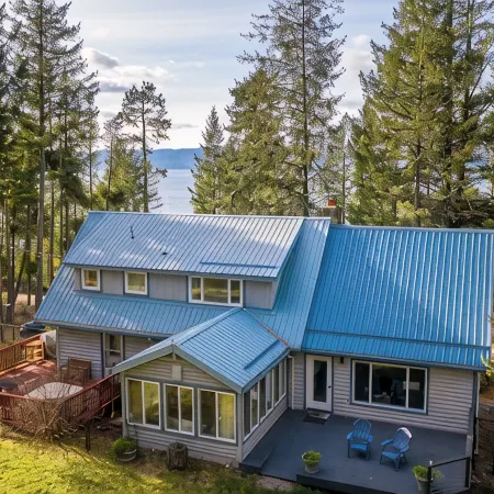 6-bed, 5-bath cabin with majestic view of Flathead Lake with AC - sleeps 20