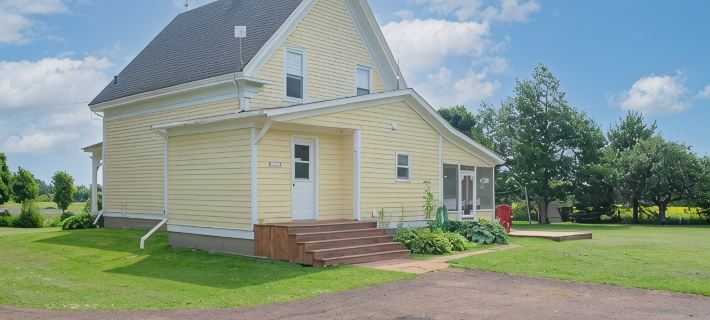 Historic Woodbine Cottage Hotels in Prince County