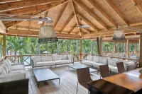 Walk to the beach from Tropical luxury Villa. - Gym