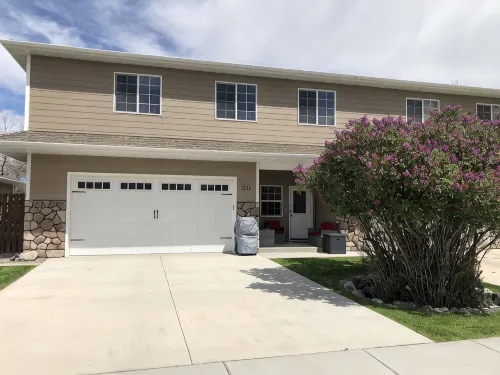 Quiet, comfortable, and central Cody location! Sleeps up to 5. - Bungalows