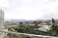 Spacious 2Br Apartment Gateway Pasteur Near Exit Toll 23 by Travelio - Condos