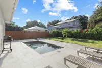 Welcome to Casa Rio Rancho, our vibrant ranch-style house in scenic Jensen Beach - 4-Star
