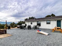 Fantastic Views w/ Hottub,  Firepit & Horseshoes Hotels in Ahwahnee