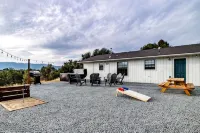 Fantastic Views w/ Hottub,  Firepit & Horseshoes - Wifi