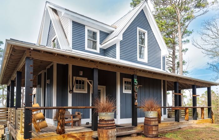 Waterfront Treasure - Main WIE House