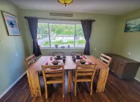 {Forget-Me-Not Inn} Alaskan Vacation Rental (Bear Suite)