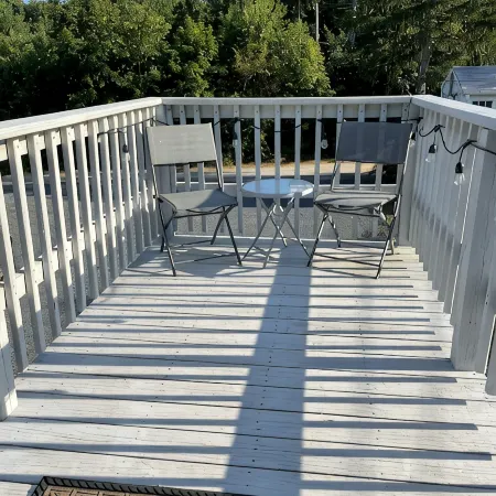 Private 1 bedroom, 2nd floor unit: deck, fire pit, space for boat & trailer