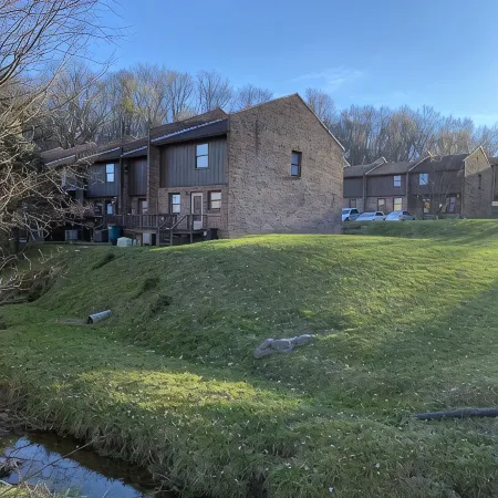 Central Bristol Condo - 3 min from downtown and the casino!