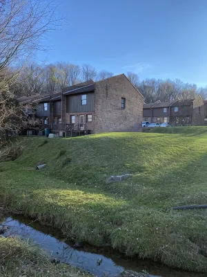 Central Bristol Condo - 3 min from downtown and the casino! - 3-Star