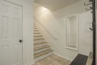 Brand NEW Luxury Scandinavian Style Basement Apartment! - Apartments