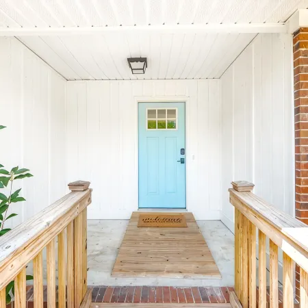 Spacious w/ all King Beds, 15 min from Beach + Downtown, Pup Friendly!