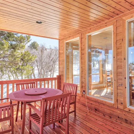 NEW Duck Creek ⛰ Escape w/View+AC! ~30 mi. Bryce/Zion