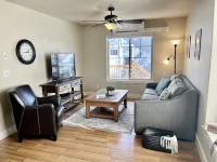 Cozy carriage house in Bozeman, 3 miles to downtown - Condos