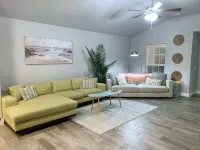 MODERN HOME - firepit & fenced in backyard! - 4-Star