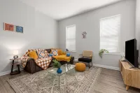 Soulard Gem-Cozy APT- Walk to Downtown STL! WIFI - Condos