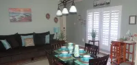 JOYFUL QUARTERS - BEAUTIFUL SPACIOUS 1 BEDRM APARTMENT - Wifi