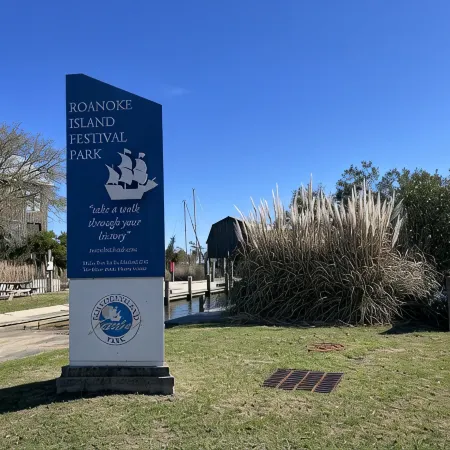 Downtown Manteo Studio - 12 minutes to OBX beaches!