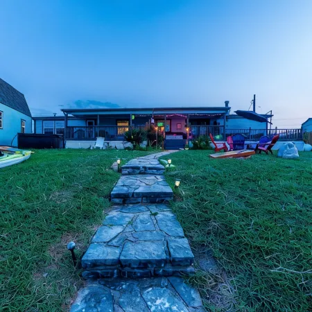 Lakefront Home with Dock, 6 Kayaks! 3 Miles to Granbury Square