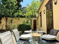 House in front of the Alhambra with a private garden and views - Bungalows