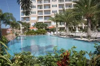 ROYAL PENTHOUSE-New stunning two storey penthouse condo with roof top terrace - Pools
