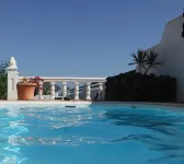 Bungalow with private pool in private garden - Bungalows
