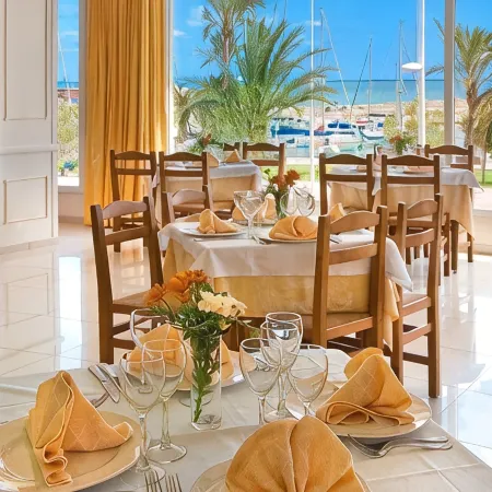 Hotel San Luis Отели в г. Сафор