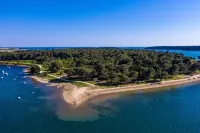 Air-conditioned apartment 250 m from the beach with private boat mooring - 2-Star