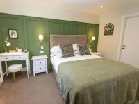 The Town Crier, Tenby Hotels in Tenby
