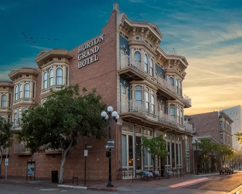 Horton Grand Hotel Hotels near Marina District