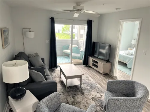 Coastal Retreat - 2BR CONDO - balcony