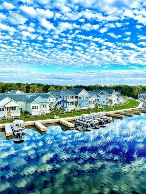 Stunning 3-Story Lakehouse in Sylvan Beach, Sleeps 10, WiFi & Walk to the Beach!