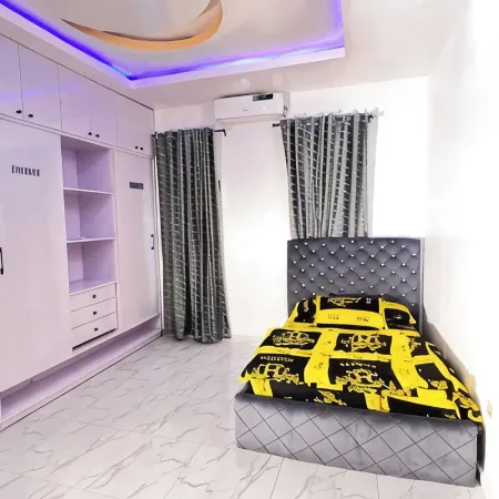Danny's Shortlet Apartment