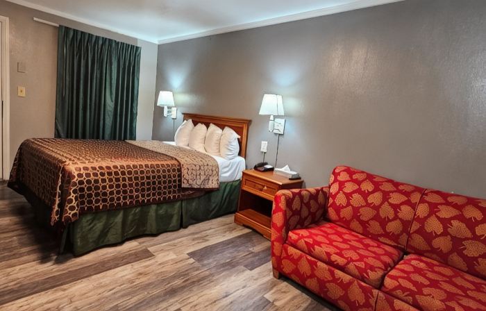 Sycamore Inn Chico University Area