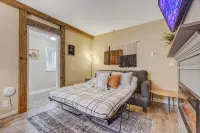 Downtown Gem • Fast WiFi • Urban Explorer HQ - Condos
