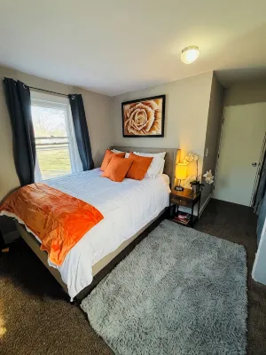 Charming. Cozy. Central Location. - Bungalows