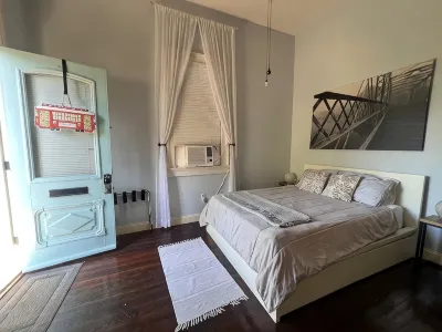 Cozy studio in enchanting New Orleans Neighborhood with AC, WiFi Hotels near Foilage Park