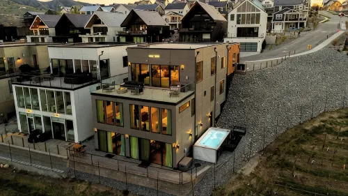 Ultra Luxury Chelan Lake House w/ Sauna, Steam Room, Cold Plunge, and Hot Tub