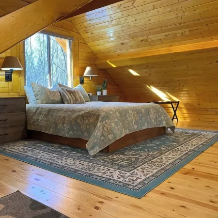 Beautiful Comfy Alaskan Log Home 1