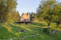 Elk Mountain Vacation Home on 21 Acres
