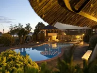Le Chalet Suisse Motel Taupo - piscine