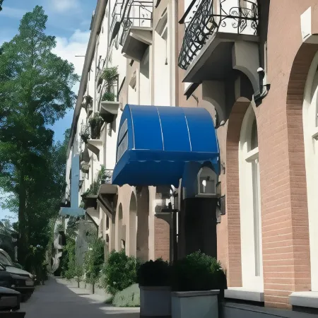 Sara's Boutique Hotel Отели рядом с достопримечательностью «Плавучий дом-музей»