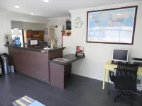 Hi-Way Host Motel