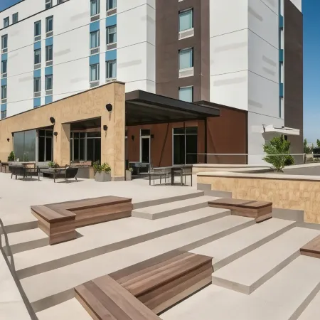 SpringHill Suites Milwaukee West/Wauwatosa Отели рядом с достопримечательностью «Милуокский зоопарк»