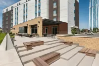 SpringHill Suites Milwaukee West/Wauwatosa Hotel dekat Stadion Miller Park