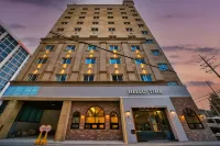 Gumi Time Hotel - parking