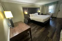 Quality Inn & Suites Tuscaloosa Near University - parking