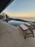 Luxury Villa w/ Ocean, Mountain Views, King Suites & Hot Tub - Sleeps 10 - Villaer