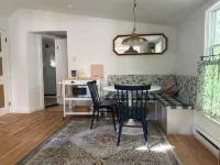Junebug Cottage: peace, love and privacy a short walk to Woodstock village green - 4 stjerner