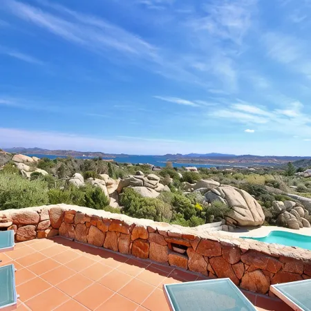 COTTAGE SMERALDA -5pax w/private jacuzzi terrace and shared Pool Seaview